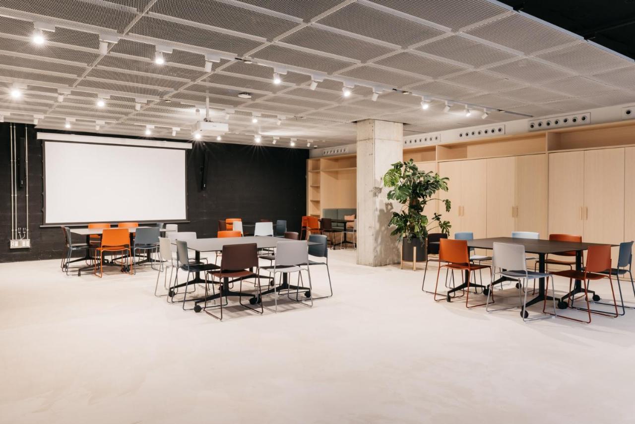 For Students Studying In Barcelona Only - Stunning Spacious Studios And Private Rooms At Pallars Student Accommodation Eksteriør bilde