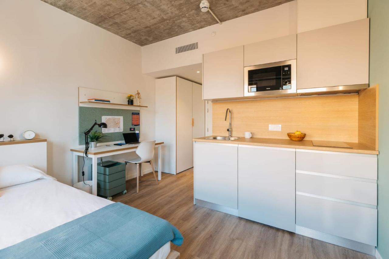 For Students Studying In Barcelona Only - Stunning Spacious Studios And Private Rooms At Pallars Student Accommodation Eksteriør bilde