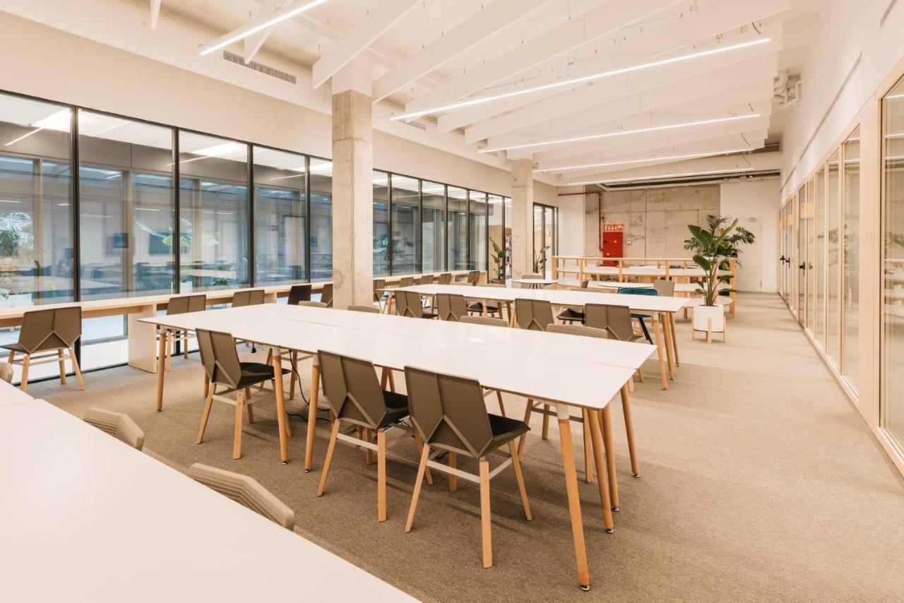 For Students Studying In Barcelona Only - Stunning Spacious Studios And Private Rooms At Pallars Student Accommodation Eksteriør bilde