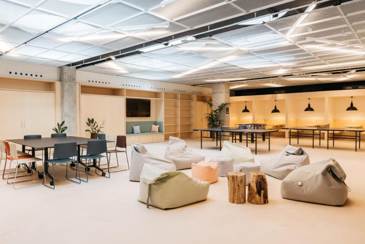 For Students Studying In Barcelona Only - Stunning Spacious Studios And Private Rooms At Pallars Student Accommodation Eksteriør bilde