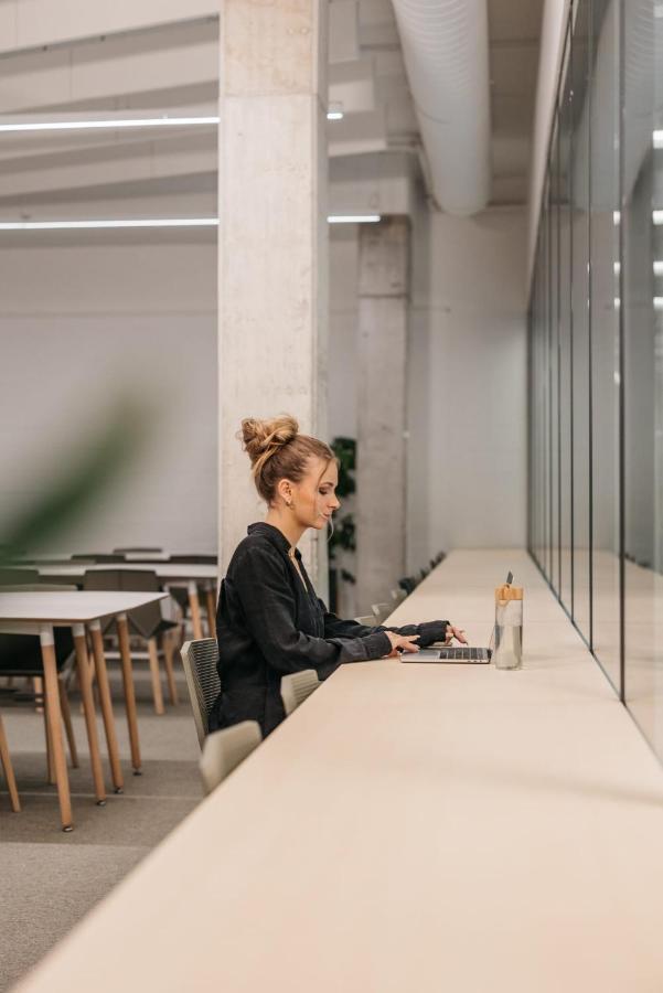 For Students Studying In Barcelona Only - Stunning Spacious Studios And Private Rooms At Pallars Student Accommodation Eksteriør bilde