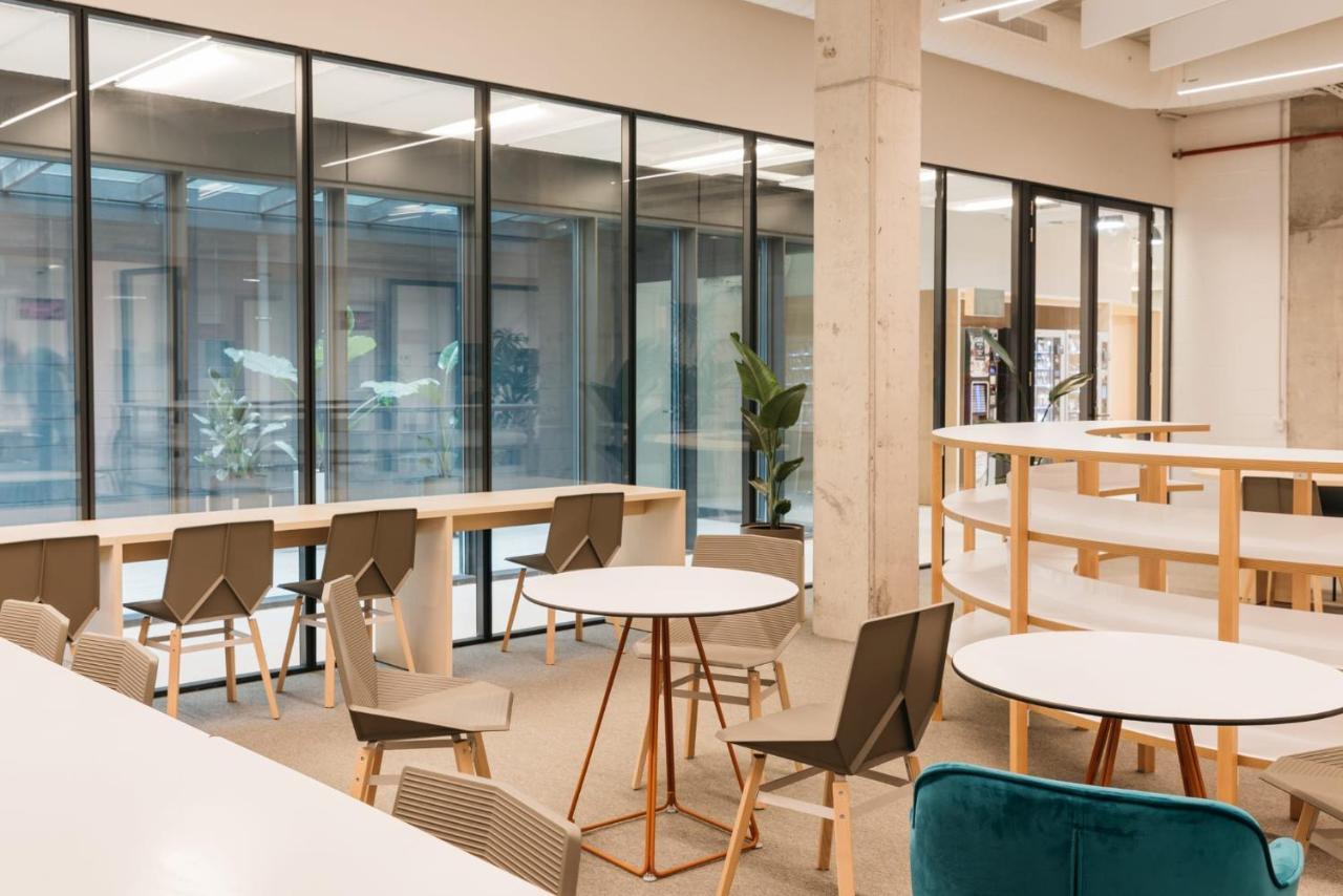 For Students Studying In Barcelona Only - Stunning Spacious Studios And Private Rooms At Pallars Student Accommodation Eksteriør bilde