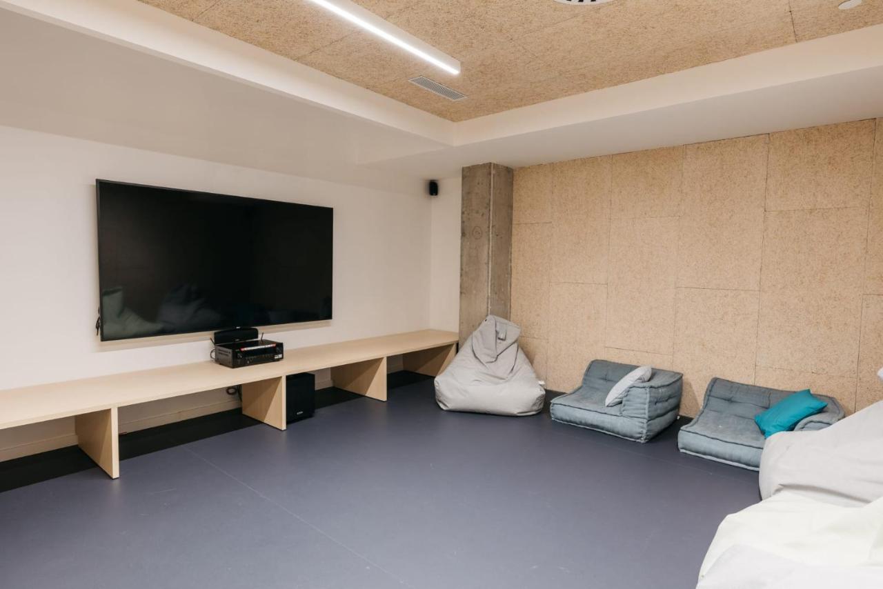 For Students Studying In Barcelona Only - Stunning Spacious Studios And Private Rooms At Pallars Student Accommodation Eksteriør bilde